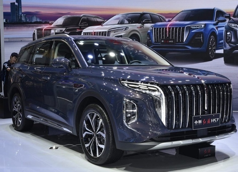 Изображение К российским дилерам до старта продаж приехали кроссоверы Hongqi HS7