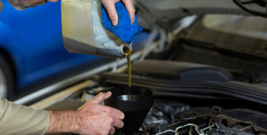 Автоэксперт Сокуев объяснил, как на самом деле работают масла для старых моторов