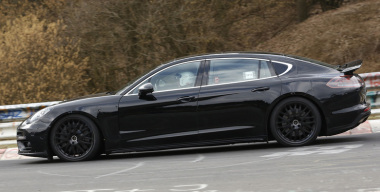 Водитель превысил скорость на рекордные 200 км/ч во время поездки по автобану