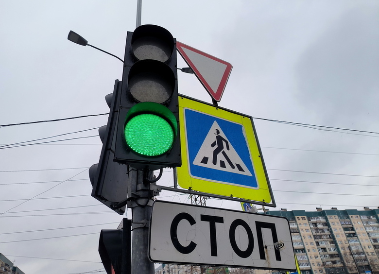 Изображение Навигаторы начали показывать в режиме реального времени сигналы светофоров