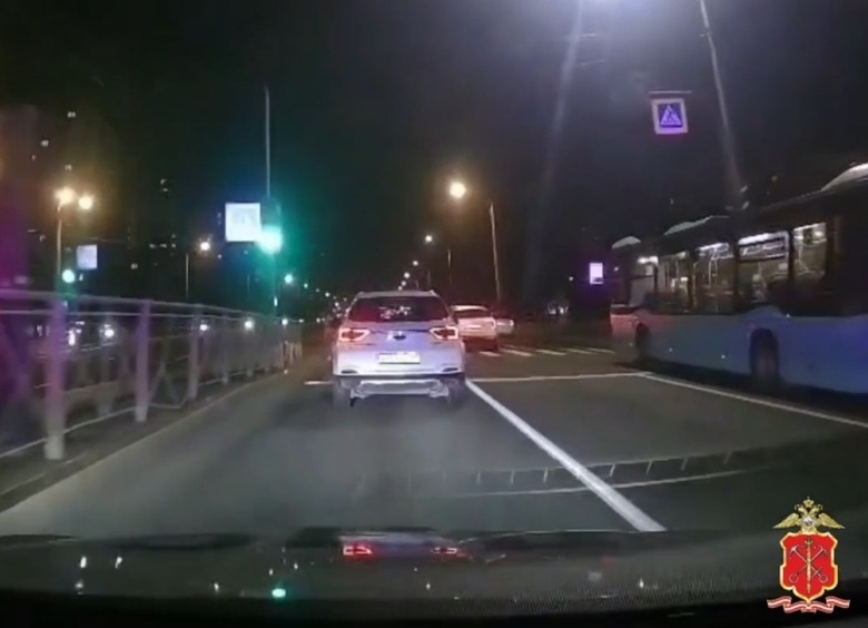 Изображение Пьяный гонщик на каршеринге попытался скрыться от полиции в Петербурге