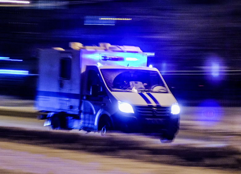 Изображение Лобовое столкновение грузовиков привело к смерти водителя в Красноярске