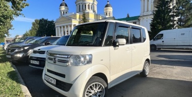 Запрет автомобилей с правым рулем: план, которому не суждено сбыться