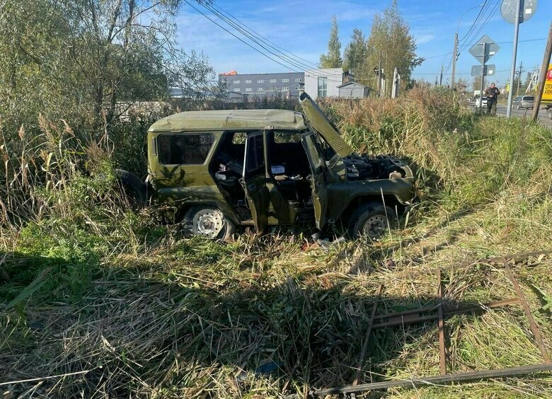 Изображение Иномарка спровоцировала цепную аварию с наездом на пешеходов под Новгородом