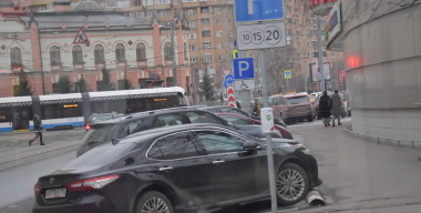 Платные парковки у МКАД, UAZ Hunter в такси и «белорус» по вкусной цене: итоги недели