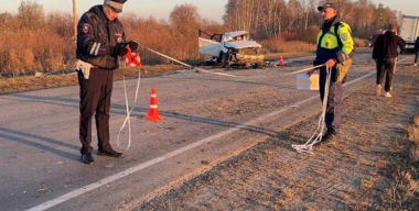 Водитель погиб в массовой аварии с трактором под Камышловом