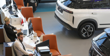 Прогноз продаж новых легковушек в России на 2025 год стал позитивнее