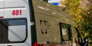 Рабочий прикоснулся к грузовику и тут же умер в Санкт-Петербурге