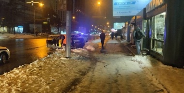 Пьяный водитель каршеринга снес толпу пешеходов в Новосибирске