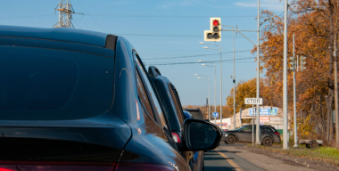 Изменение режима работы светофора привело к огромной пробке под Калугой