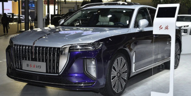 До России официально доехал обновленный седан Hongqi H9
