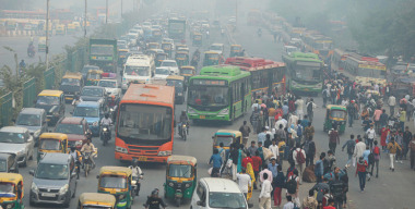 В аварии со сгоревшим автобусом в Индии погибло 20 человек