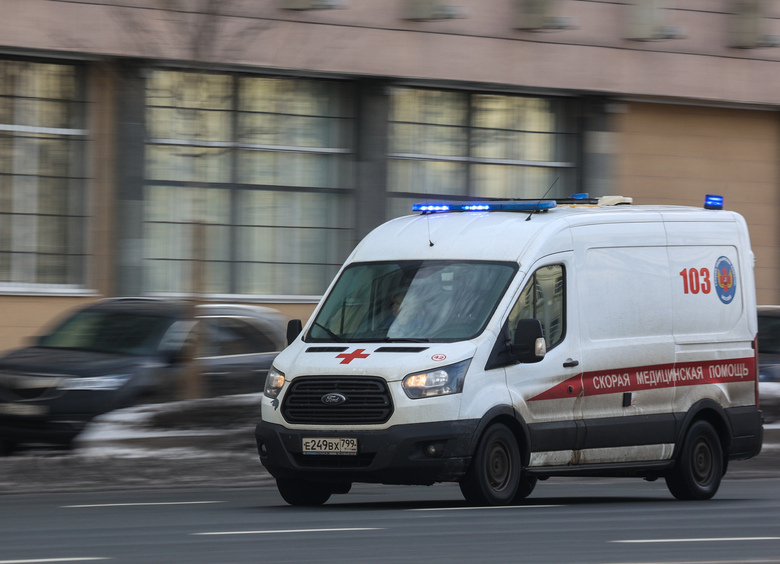Изображение Авария с участием пассажирского автобуса и грузовика произошла на севере Москвы