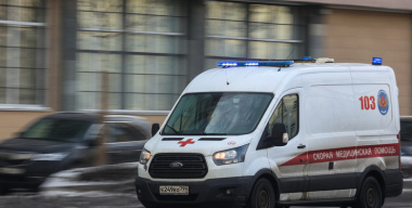 Авария с участием пассажирского автобуса и грузовика произошла на севере Москвы