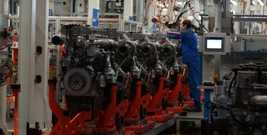 Производство автомобилей в России упало на 12%