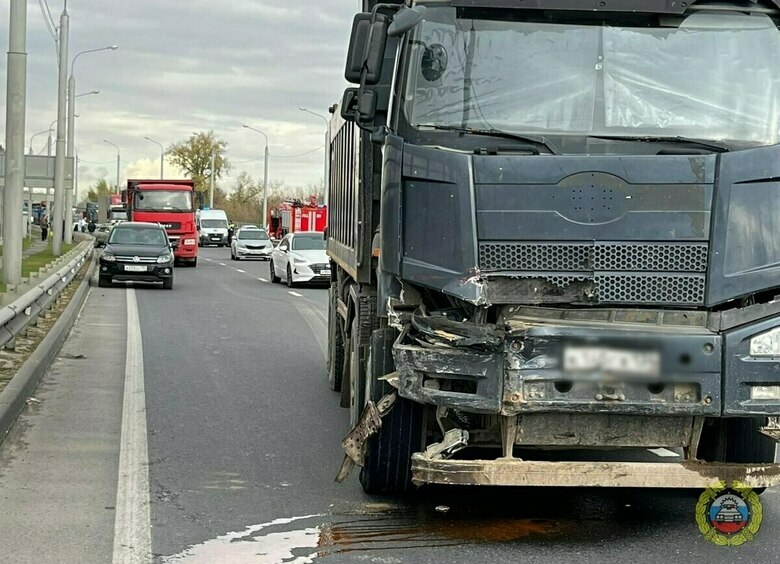 Изображение Массовое ДТП парализовало движение на трассе под Волгоградом