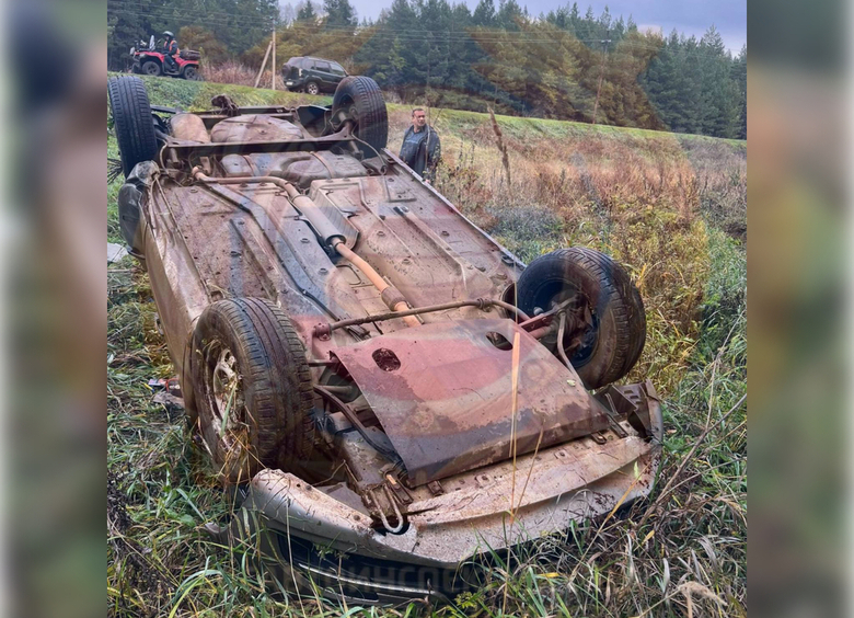 Изображение Непристегнутая женщина вылетела из авто, съехавшего в кювет, и погибла