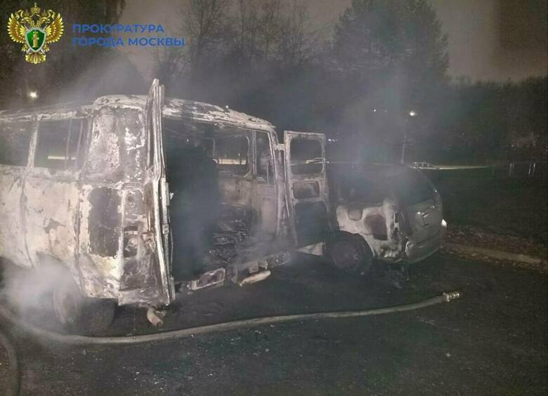 Изображение На юго-западе Москвы в сгоревшем автомобиле нашли два трупа
