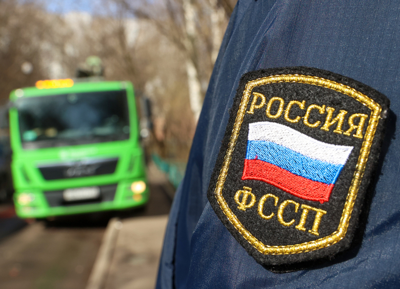 Изображение За долги по налогам у свердловчанин арестовали его автомобиль