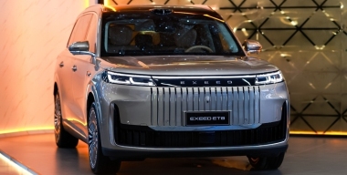 Раскрыты сроки появления флагманского кроссовера Exeed ET8 в России