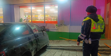 Лихач в запое насмерть сбил двоих детей в Свердловской области