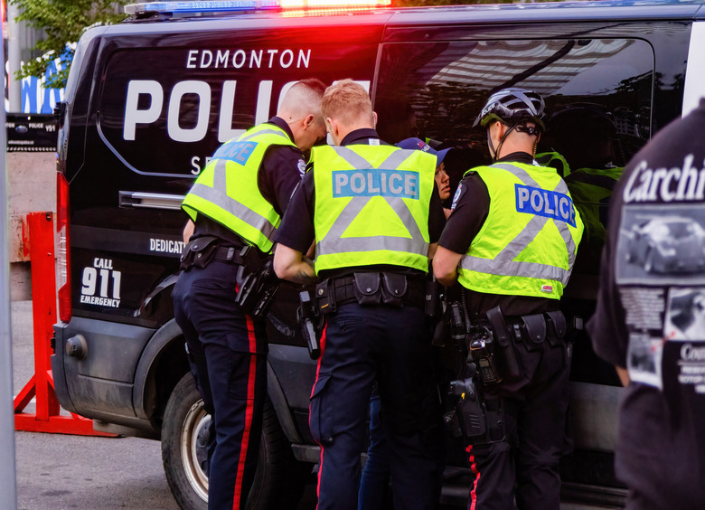 Изображение Мужчина вышел из комы после аварии, обвинил в умышленном ДТП подругу и умер