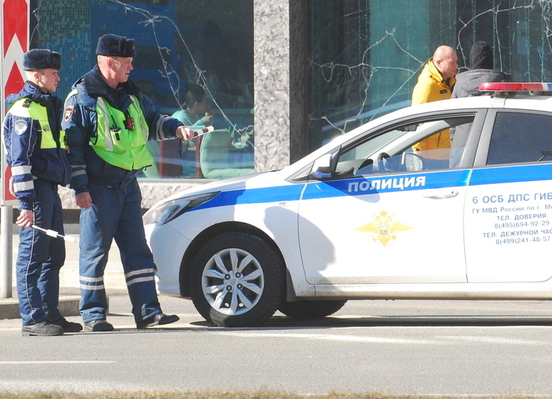 Изображение Водитель протаранил витрину торгового центра в Новой Москве