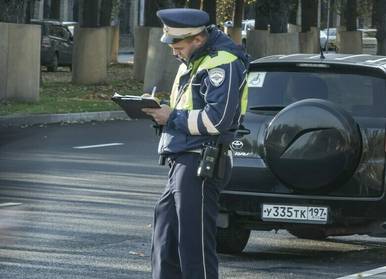 В Госдуме призвали наказывать гаишников за незаконные штрафы