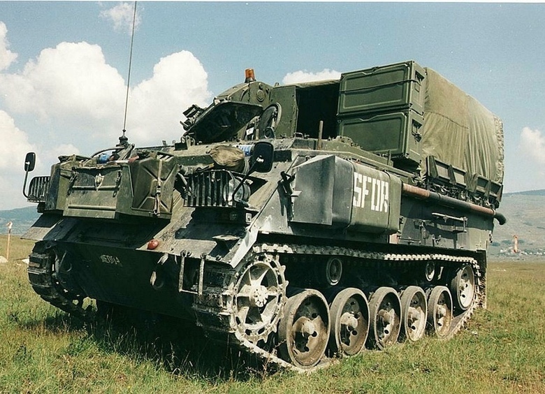 Изображение Жив курилка? Уже нет: под Харьковом добивают древние английские бронемашины