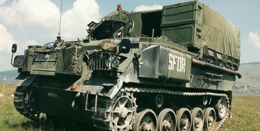 Жив курилка? Уже нет: под Харьковом добивают древние английские бронемашины