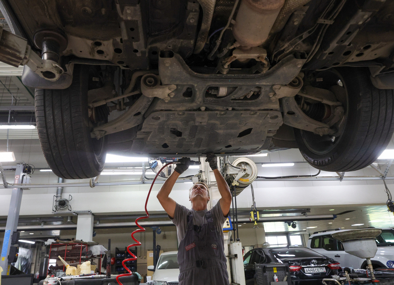 Верховный суд вступился за водителя, который не мог открыть капот