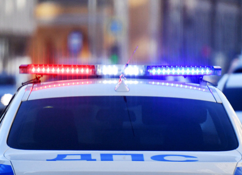 Изображение Водитель на BMW устроил массовое ДТП с полицией и трамваем в Санкт-Петербурге