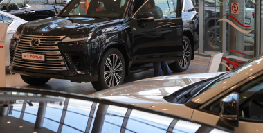 Продажи новых машин в России за октябрь признали лучшими в 2025 году