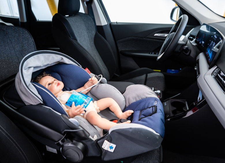 Изображение Отца, виновного в смерти дочери в раскаленной машине, нашли мертвым