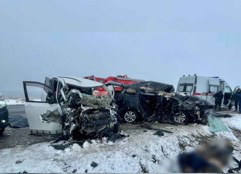 Изображение В лобовом столкновении минивэнов в Тыве погибли пять человек