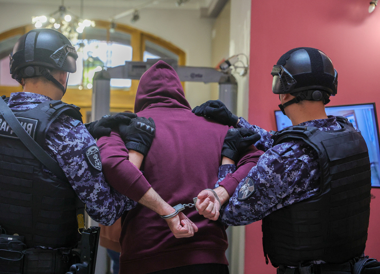 Изображение Юношу, который угнал автомобиль у своей матери, арестовали под Пензой