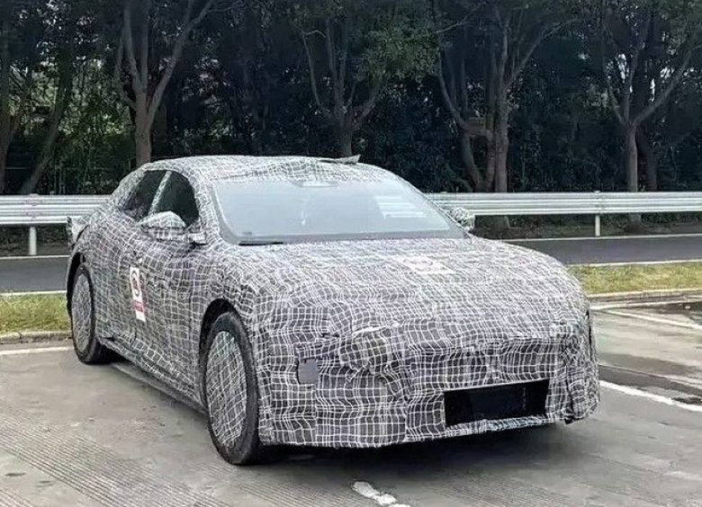 На дорожных испытаниях заметили прототип универсала Avatr