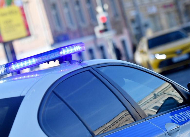 Изображение Мужчину в инвалидном кресле сбила сначала одна машина, а потом вторая: он погиб