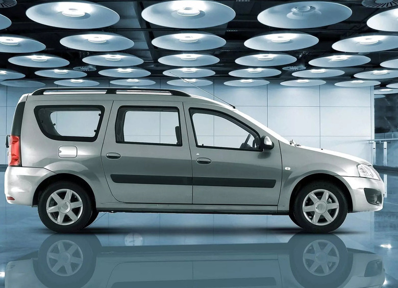 В России возобновились продажи LADA Largus