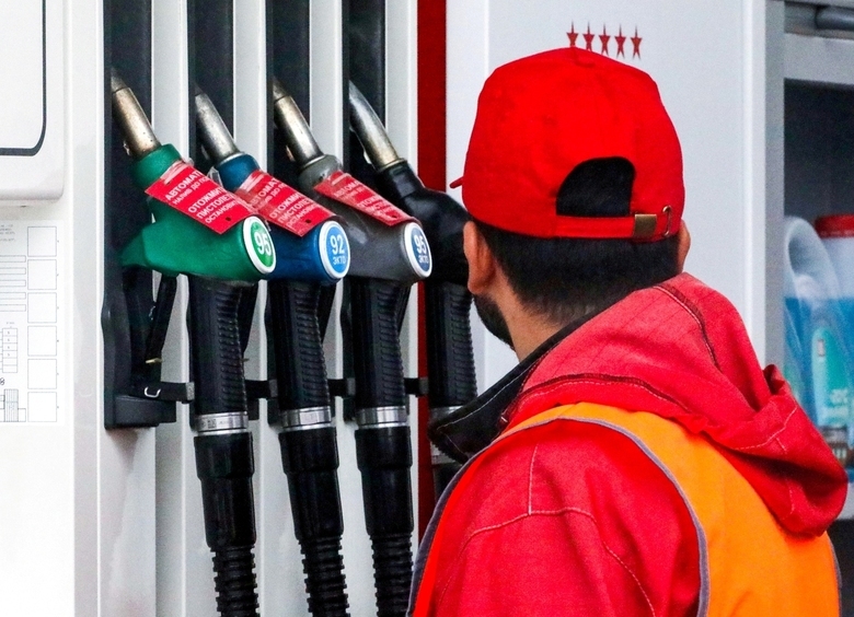 Заводи мотор: цены на АЗС в России могут «заморозить» до весны