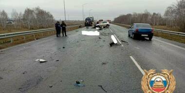 У пассажира легковушки оторвало ногу в жутком ДТП с бензовозом в Башкирии