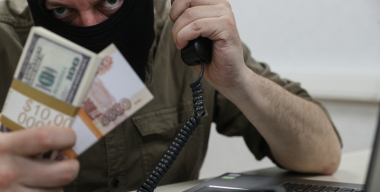 Мошенники с помощью нейросети обманули россиянина на 3,3 млн при покупке авто