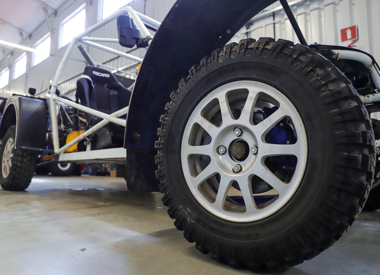 Изображение Подросток без «прав» въехал в толпу на остановке в Подмосковье