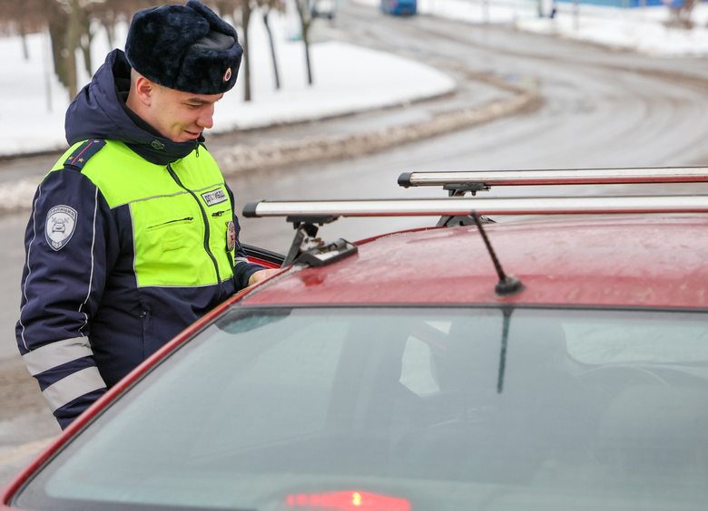 Изображение Пьяный водитель уснул на перекрестке и получил 15 суток ареста в Кузбассе