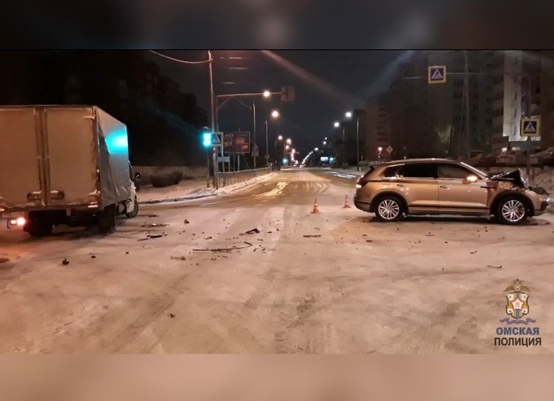 Изображение Пьяный подросток на кроссовере отца устроил ночное ДТП в Омске