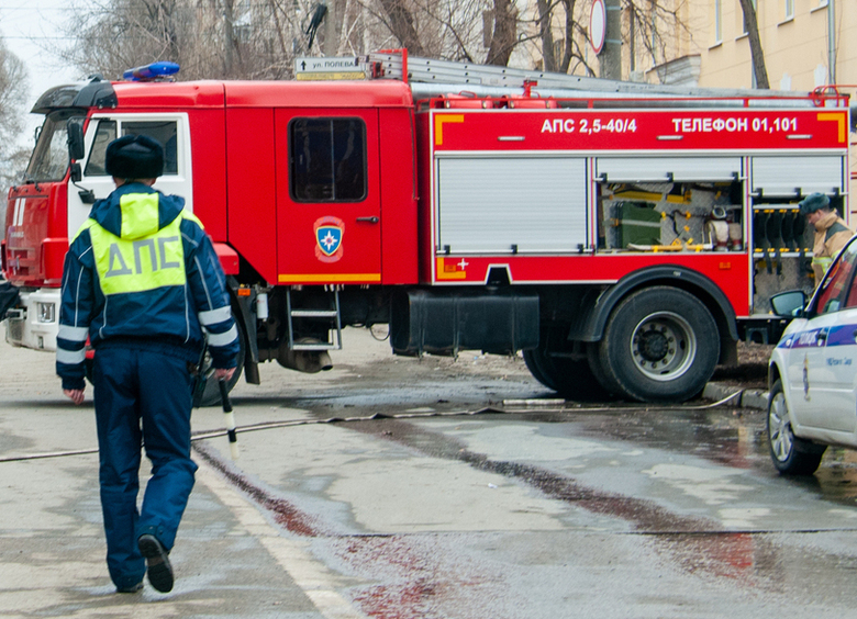 Изображение Мужчина пытался угнать машину, но она внезапно загорелась
