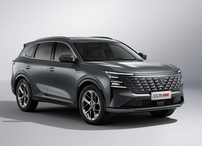 В России открыли предпродажи «четвертого» Changan CS75 Plus c полным приводом