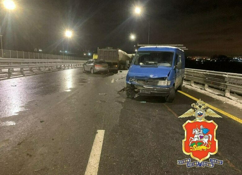 Изображение Гололед спровоцировал массовое ДТП на трассе в Подмосковье