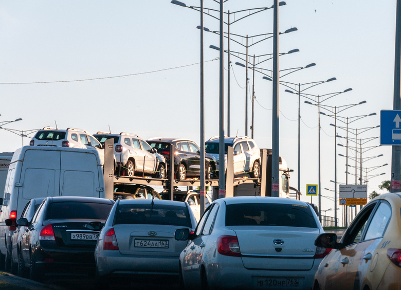 Очереди на поставки машин в Россию могут растянуться до декабря