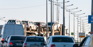 Очереди на поставки машин в Россию могут растянуться до декабря